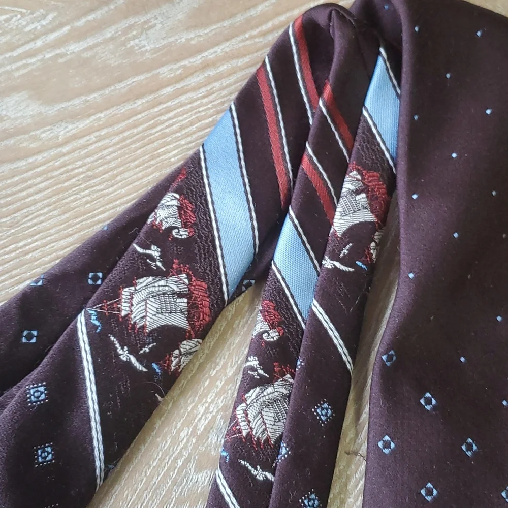 Vintage 1970's brown ship necktie - Picture 3 of 4
